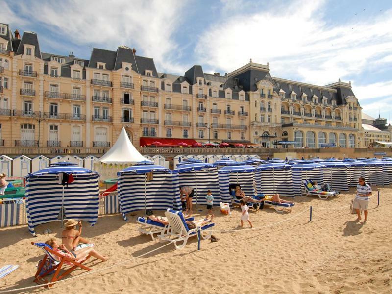 Cabourg - Hyper Centre, Plage Esterno foto